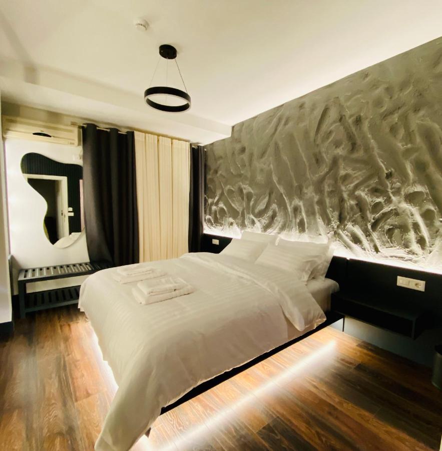 Tirana Central Rooms Eksteriør billede